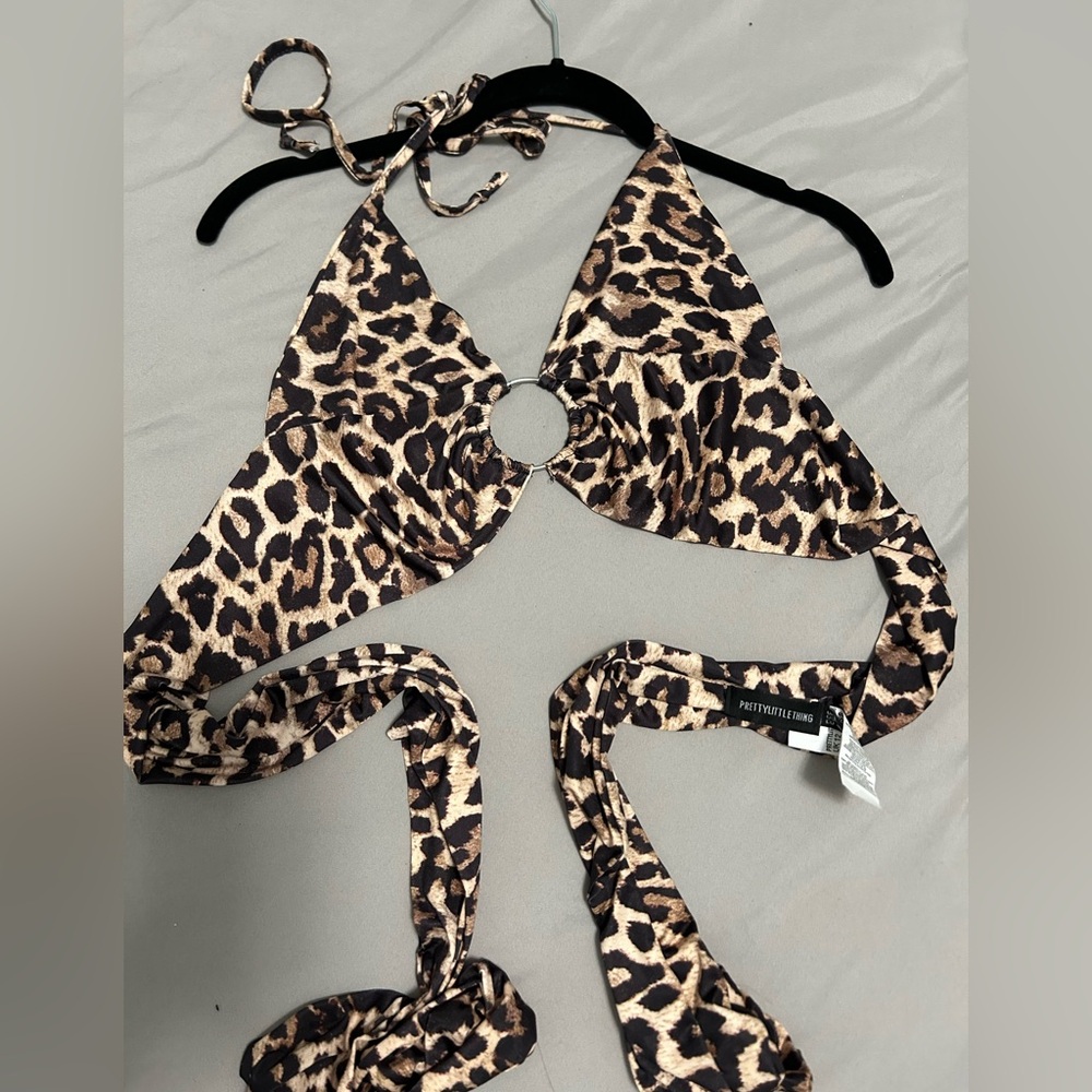 Prettylittlething going out top